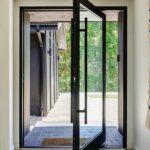 Pivort doors